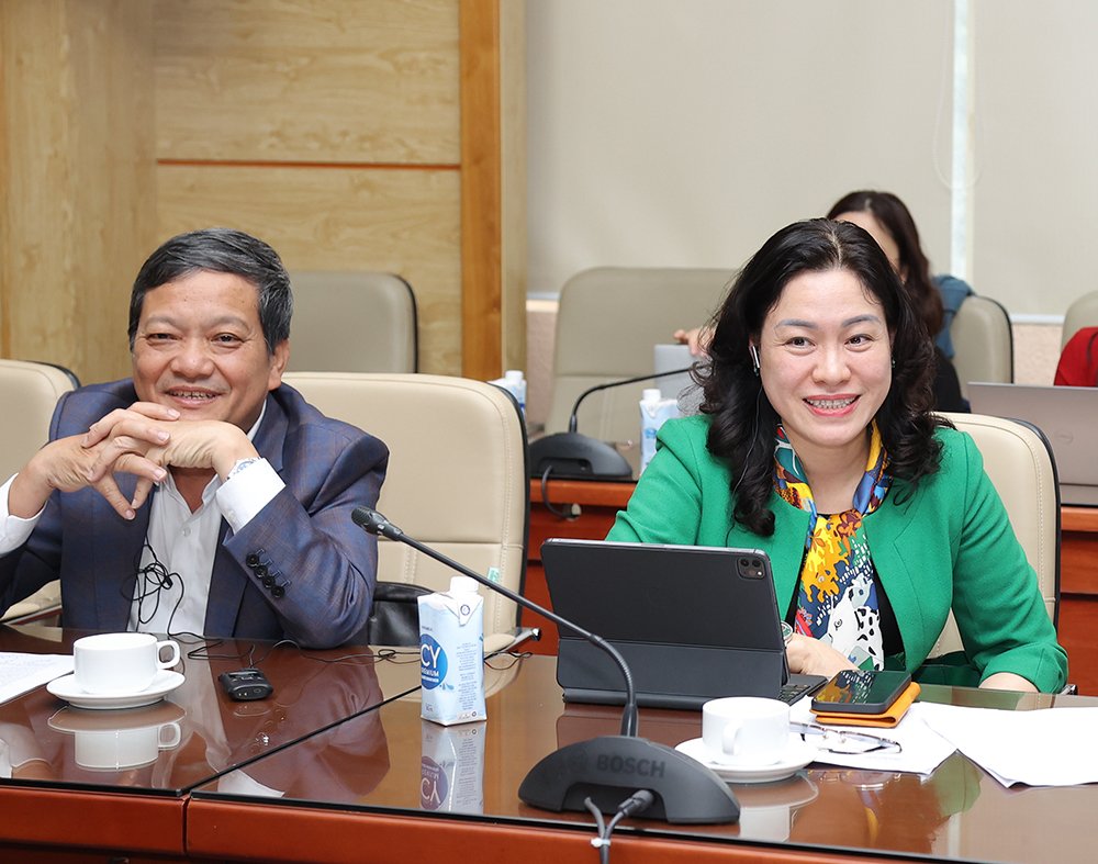 View - Bộ trưởng Bộ Y tế Đào Hồng Lan làm việc với Quỹ Toàn cầu