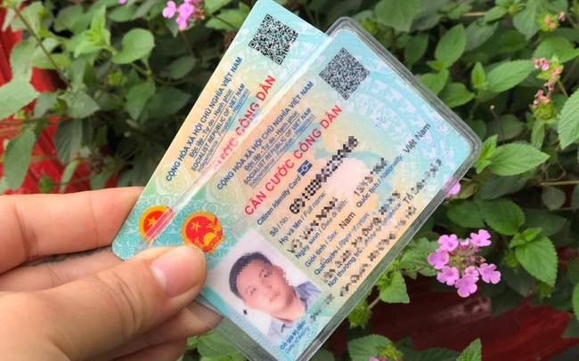 Người bao nhiêu tuổi phải thu thập mống mắt khi làm thẻ căn cước công dân?