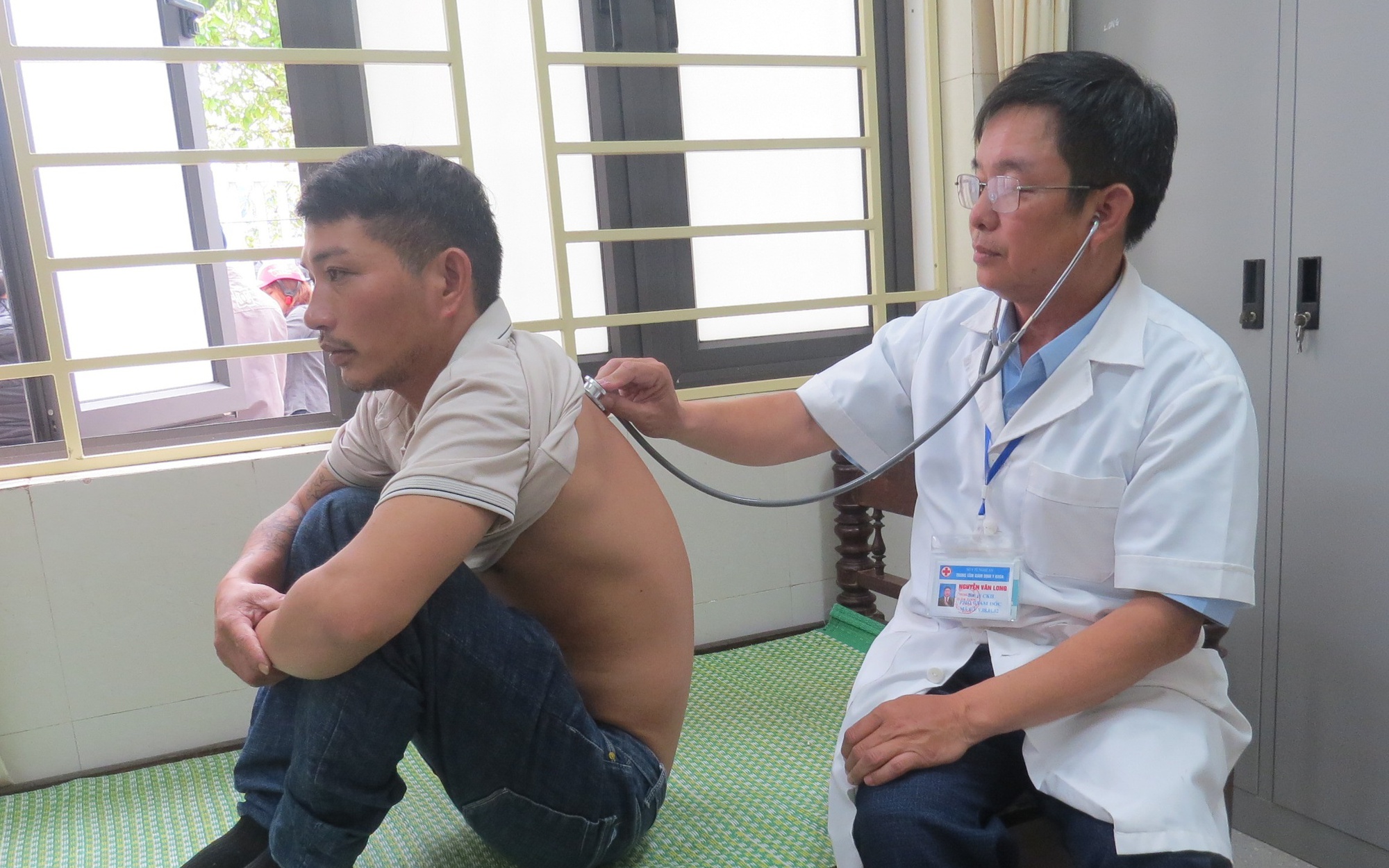 Giám định thương tật để làm chế độ cho công nhân bị bệnh bụi phổi ở Nghệ An