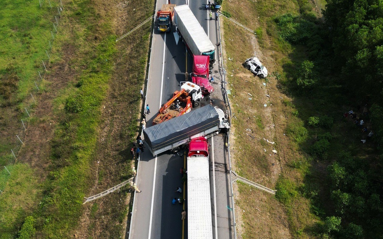 Cao tốc Cam Lộ - La Sơn có thể cấm xe khách và xe tải trọng lớn 
