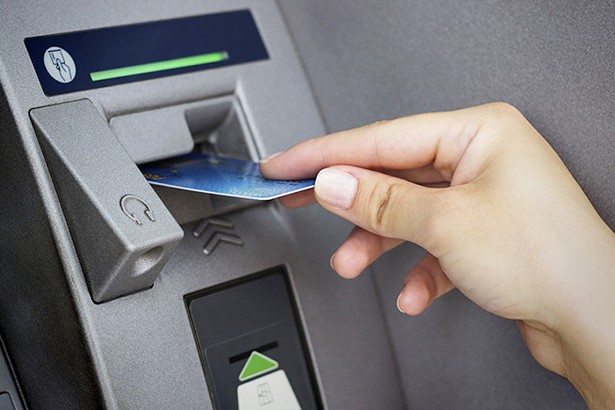 Bắt đối tượng trộm tiền trong thẻ ATM của người yêu- Ảnh 1.