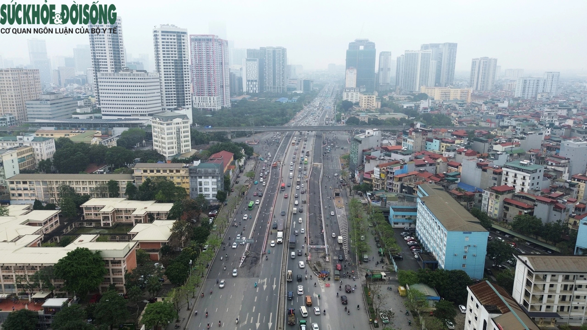 Toàn cảnh cầu vượt trăm tỷ nằm ngay nút giao thông ùn tắc trước ngày thông xe- Ảnh 8.