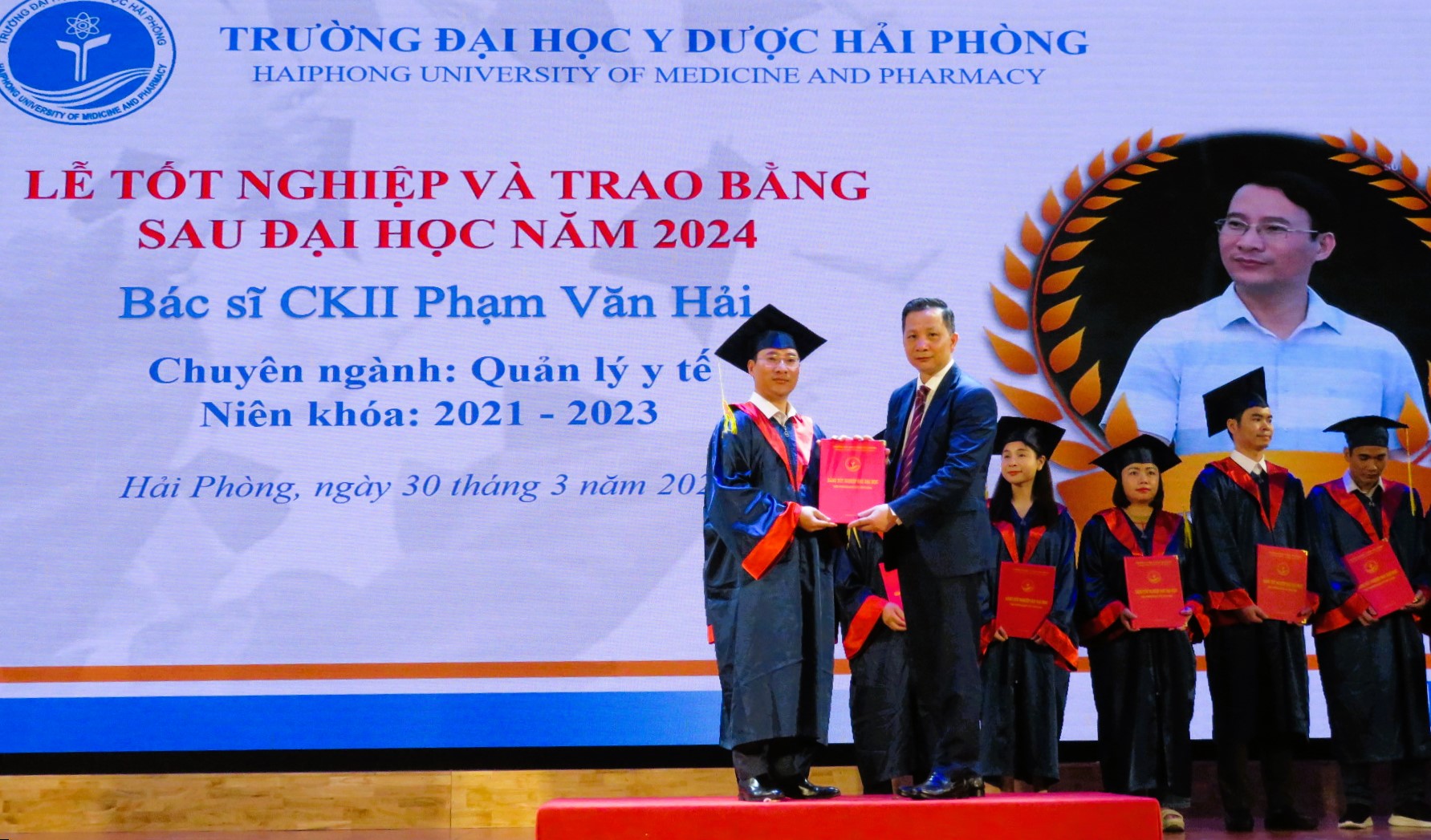 Gần 400 học viên Đại học Y dược Hải Phòng nhận bằng tốt nghiệp sau đại học- Ảnh 4.