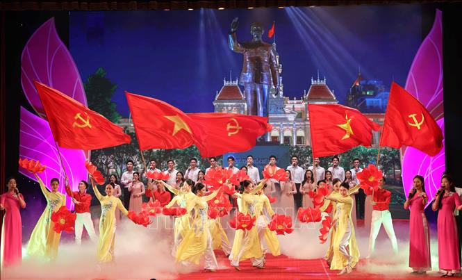 Chủ tịch nước: Các Nghệ sỹ Nhân dân, Nghệ sỹ Ưu tú thực sự là 'vốn quý của đất nước'- Ảnh 7. Chủ tịch nước: Các Nghệ sỹ Nhân dân, Nghệ sỹ Ưu tú thực sự là 'vốn quý của đất nước'- Ảnh 7.