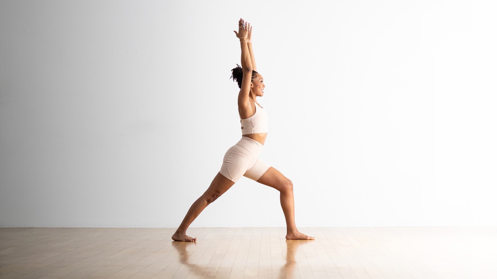 4 động tác yoga giúp thân hình cân đối, thon gọn- Ảnh 3.