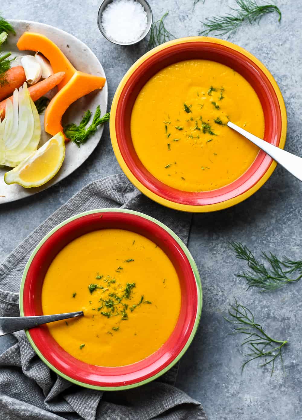 Món súp nghệ cà rốt có màu sắc rực rỡ giúp trị cảm lạnh.