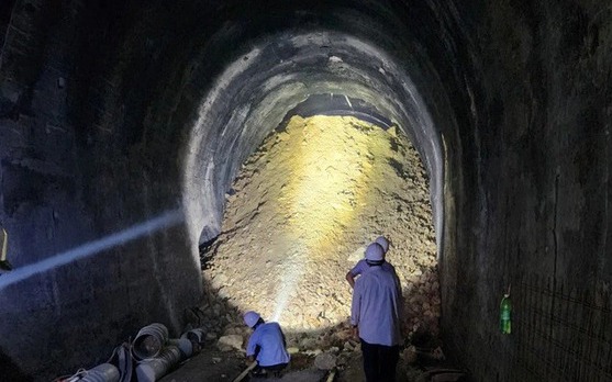 Hầm đường sắt hơn 100 năm sạt lở, Thủ tướng Chỉ đạo khắc phục khẩn