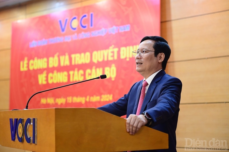 VCCI công bố và trao quyết định bổ nhiệm Tổng Biên tập Diễn đàn Doanh nghiệp- Ảnh 4.