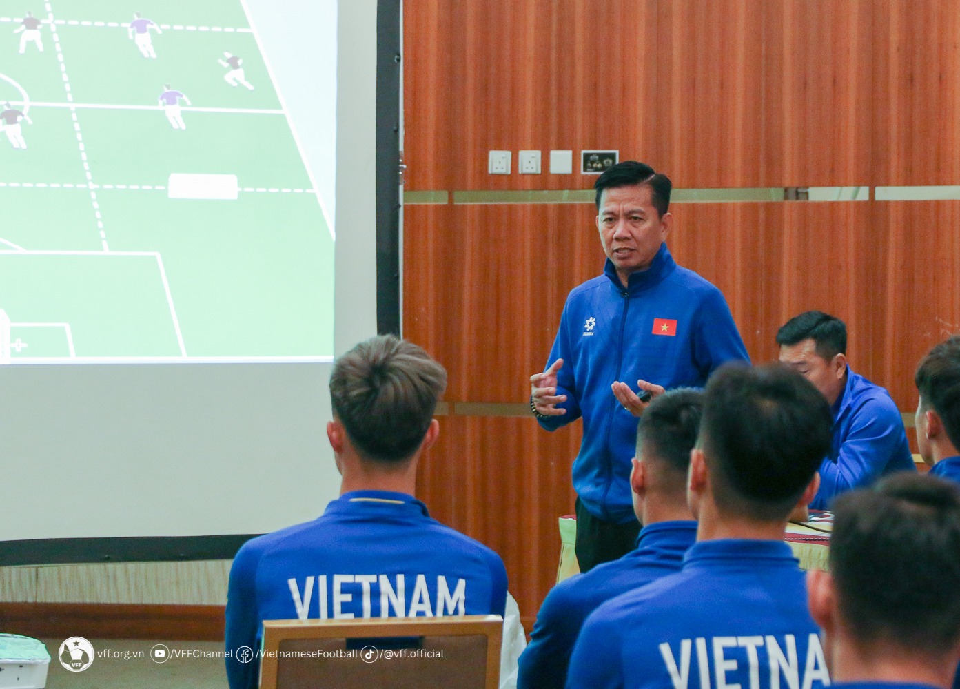 HLV Hoàng Anh Tuấn chốt danh sách 23 cầu thủ tham dự VCK U23 châu Á 2024- Ảnh 1.