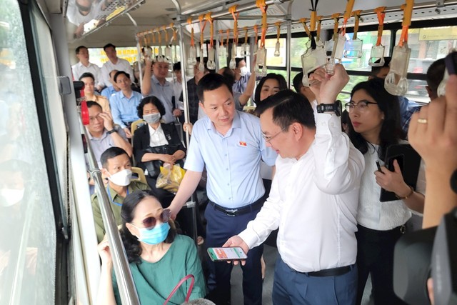 Hà Nội sẽ thay tuyến buýt nhanh bằng đường sắt đô thị- Ảnh 1.