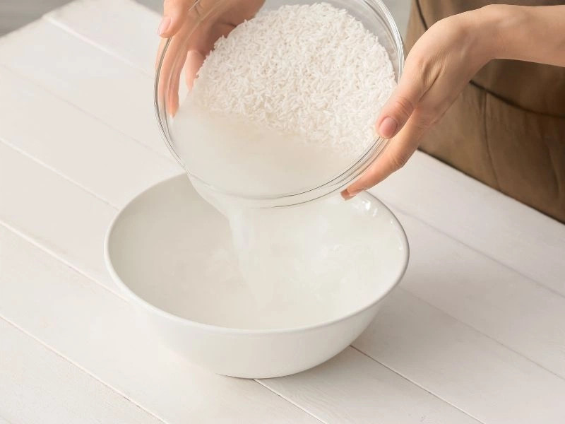 Rửa mặt bằng nước vo gạo có tác dụng gì?- Ảnh 1.