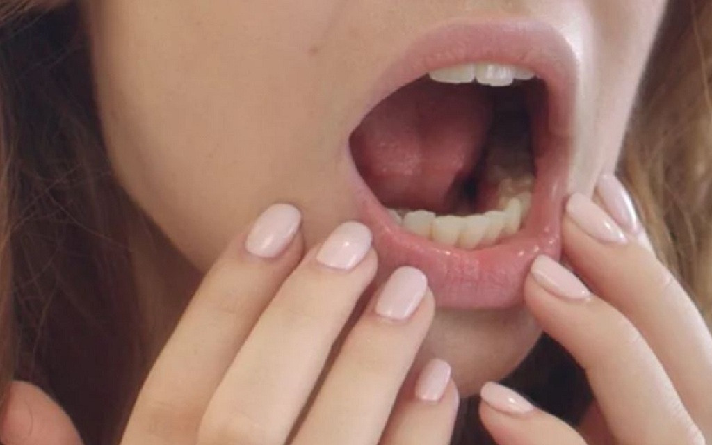 Khô miệng liên quan đến bệnh gì?