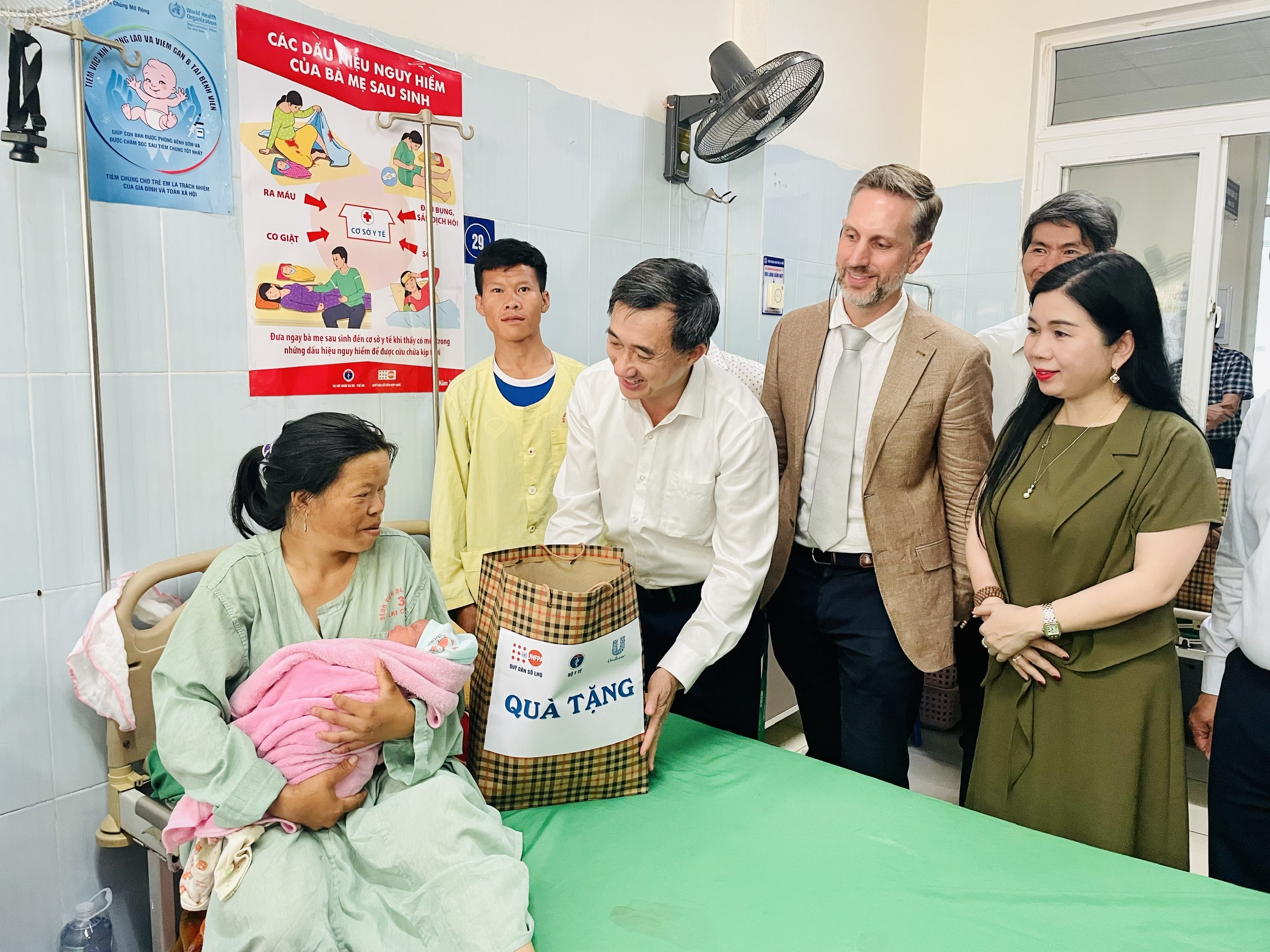 Bộ Y tế và UNFPA tiếp tục đồng hành cùng Lai Châu nâng cao chất lượng chăm sóc sức khoẻ người dân- Ảnh 11.