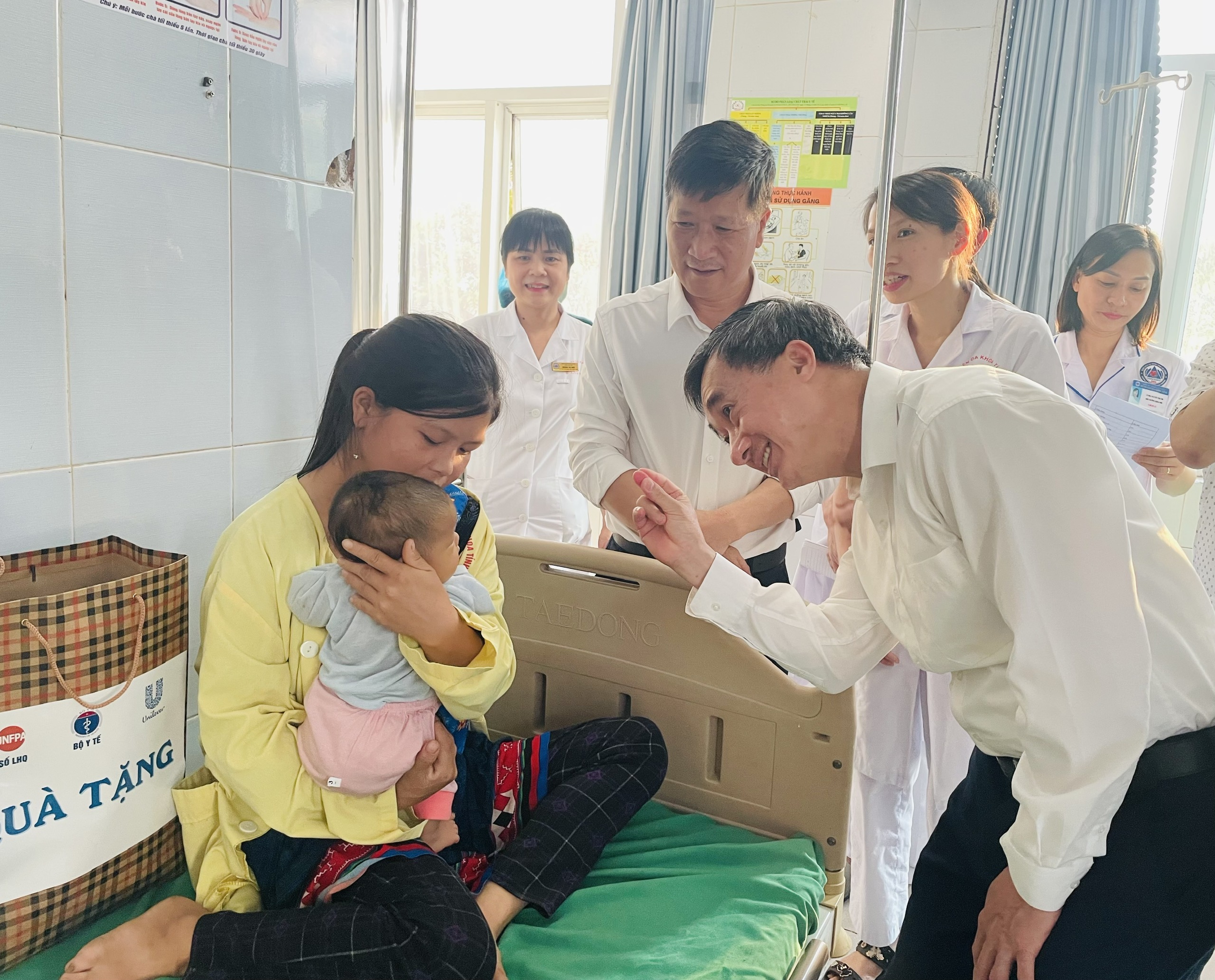 Bộ Y tế và UNFPA tiếp tục đồng hành cùng Lai Châu nâng cao chất lượng chăm sóc sức khoẻ người dân- Ảnh 12.