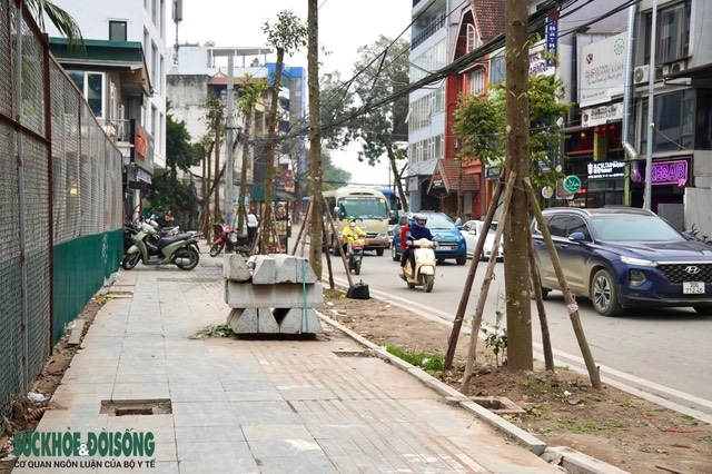 Cận cảnh khu vực khiến đoạn đường 1km chậm tiến độ 3 năm ở Hà Nội- Ảnh 7.