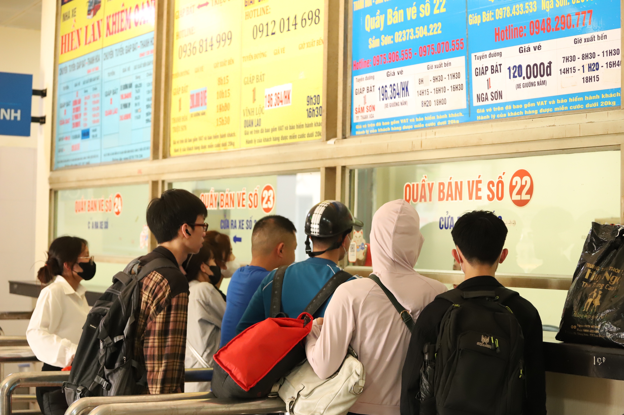 Bến xe Hà Nội 'tăng nhiệt', lượng khách có thể đạt 15.000 người/ngày- Ảnh 8.