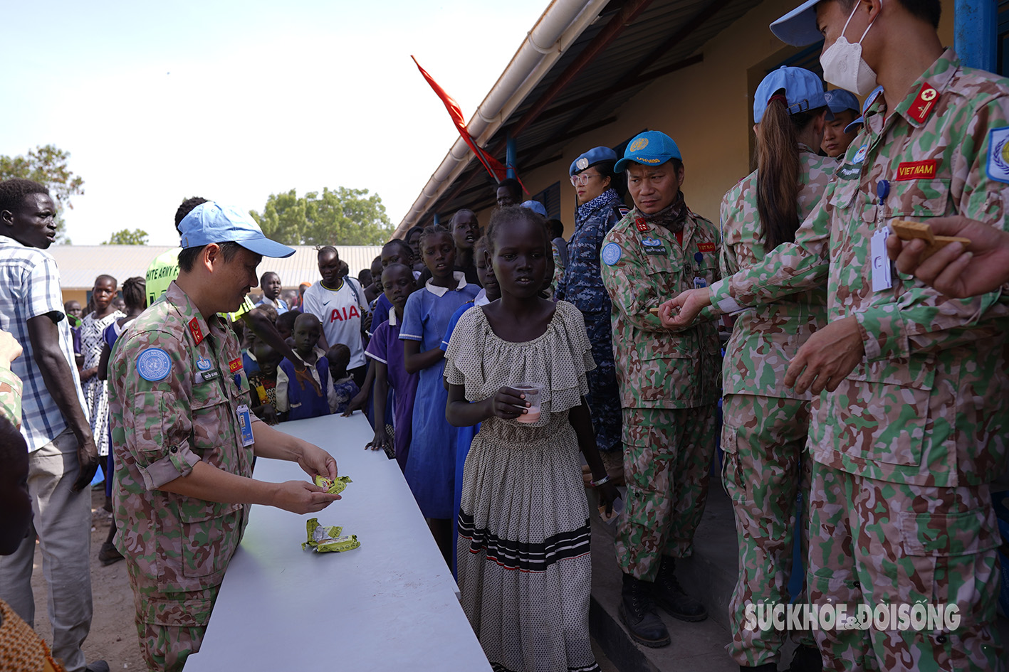 Bác sĩ mũ nồi xanh Việt Nam tổ chức nhiều hoạt động ý nghĩa cho nữ sinh tại Nam Sudan- Ảnh 5.