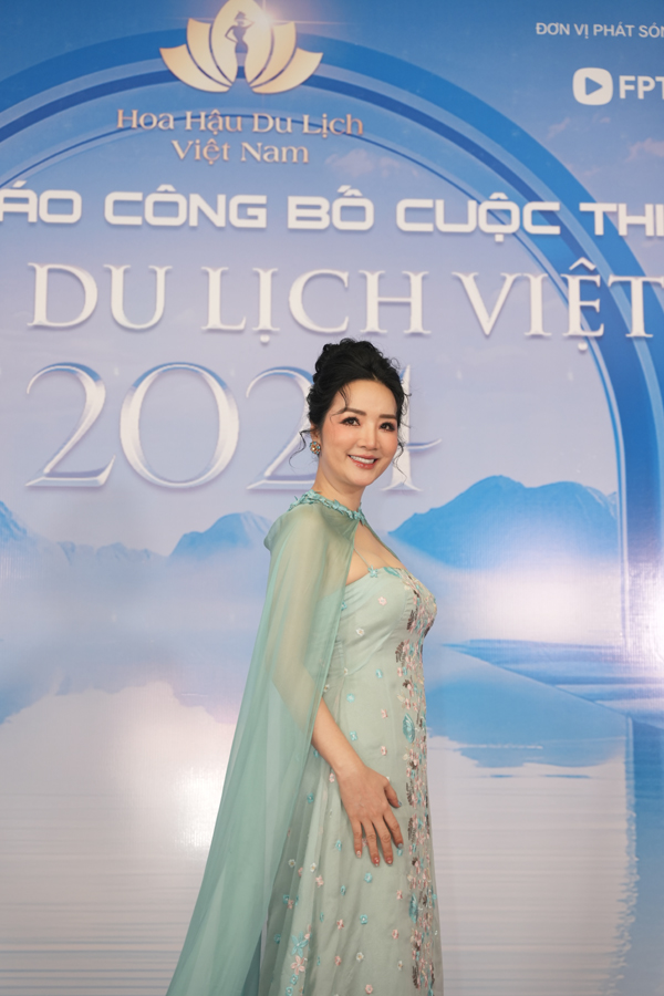 Hoa hậu Đền Hùng Giáng My khoe vóc dáng tuổi ngoài 50, ngồi 'ghế nóng' cuộc thi nhan sắc- Ảnh 2.