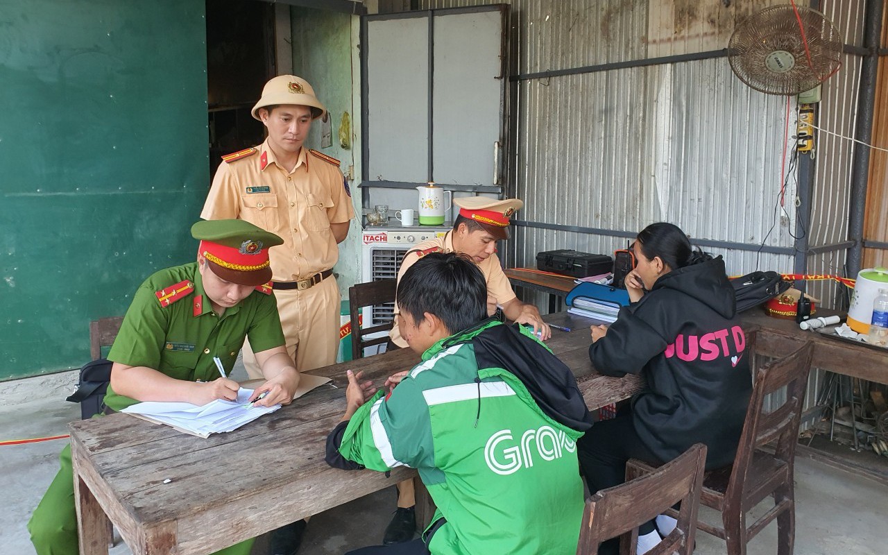Nam thanh niên vi phạm tốc độ, tông CSGT bị thương