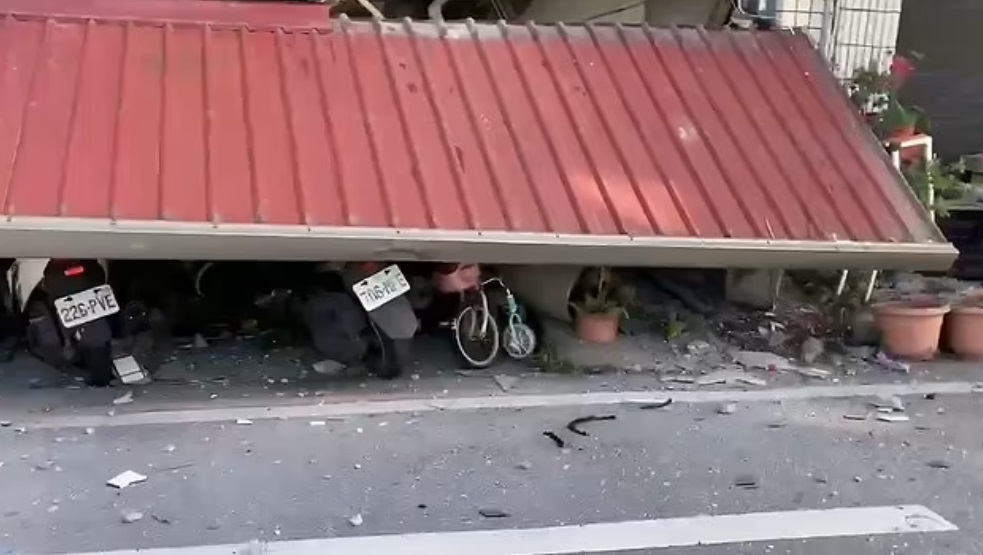 Cảnh đổ nát sau trận động đất tại Đài Loan (Trung Quốc)- Ảnh 3.