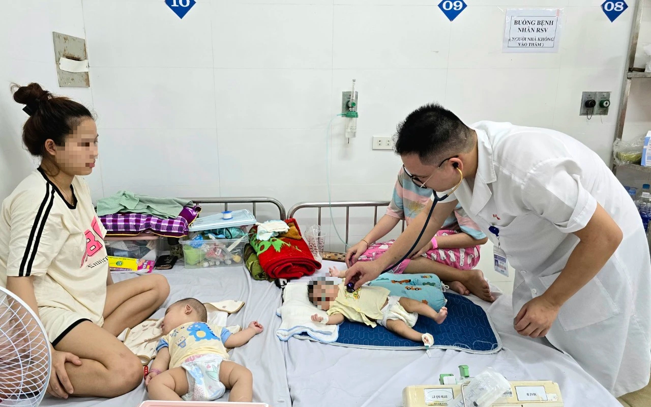 Trời nắng nóng, nhiều trẻ nhập viện bệnh đã nặng, bác sĩ chỉ cách phòng tránh