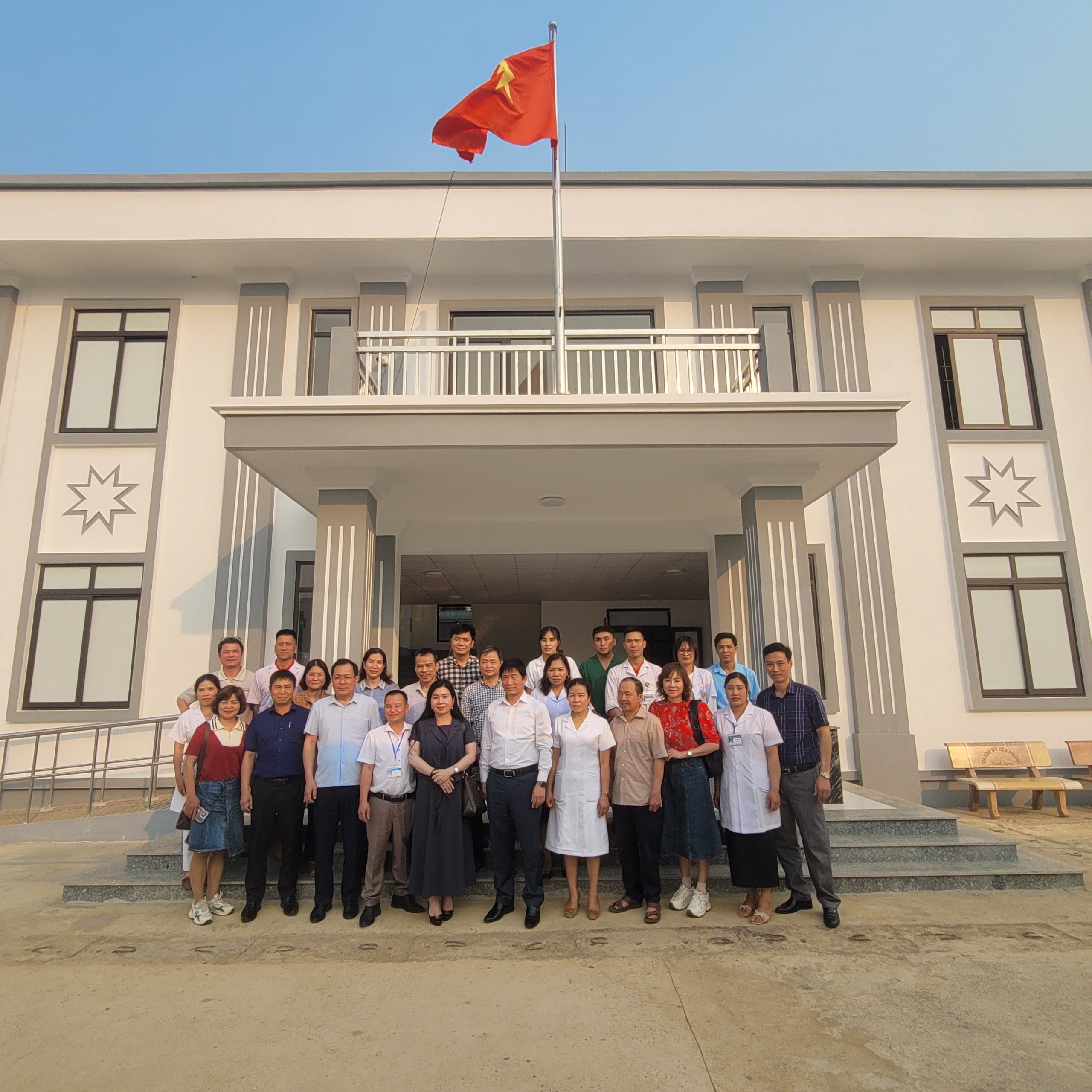 Ngành y tế triển khai nhiều hoạt động thiết thực hưởng ứng các phong trào thi đua yêu nước- Ảnh 4. Ngành y tế triển khai nhiều hoạt động thiết thực hưởng ứng các phong trào thi đua yêu nước- Ảnh 4.