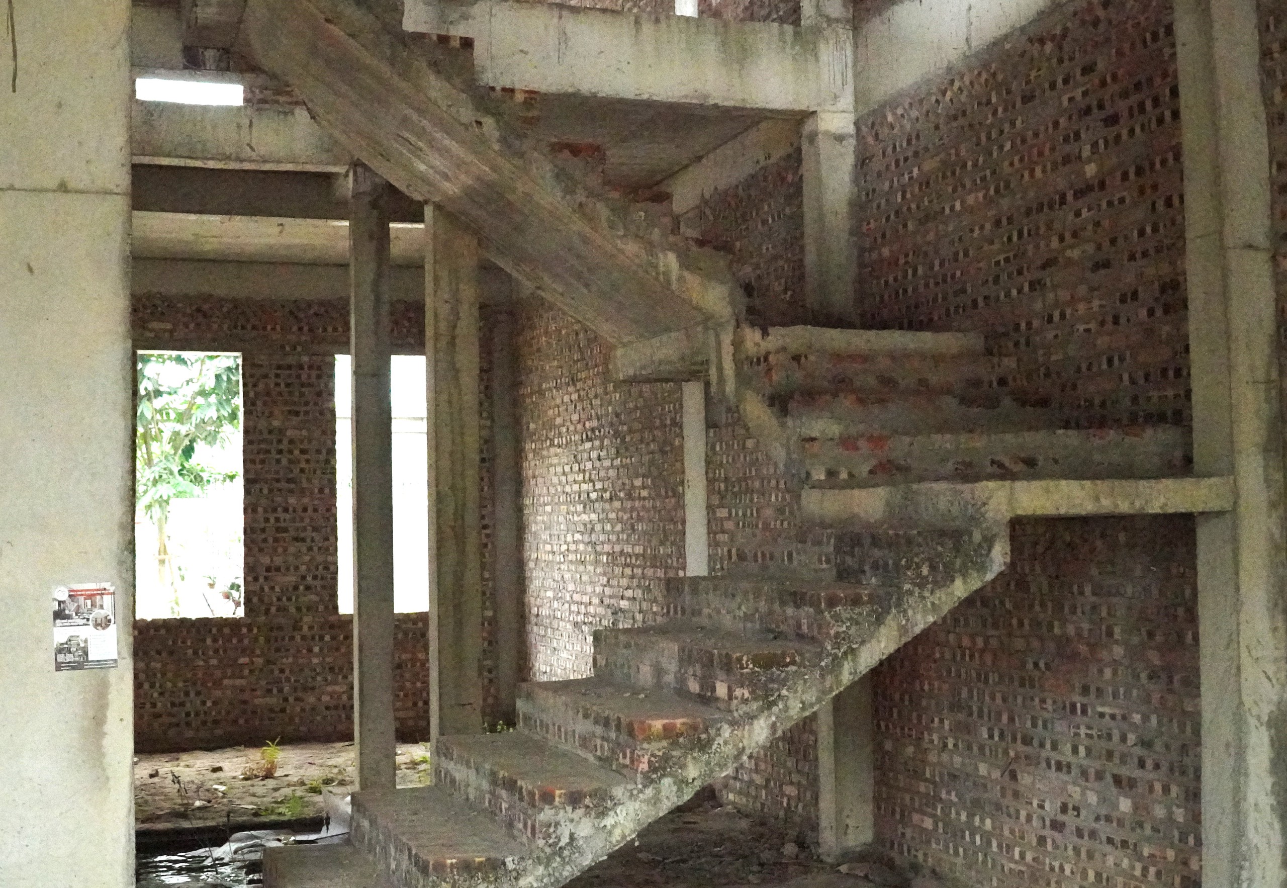 Ngậm ngùi nhìn cả trăm căn biệt thự, nhà liền kề giá triệu đô tại Hà Nội bỏ hoang suốt hơn thập kỷ- Ảnh 5.