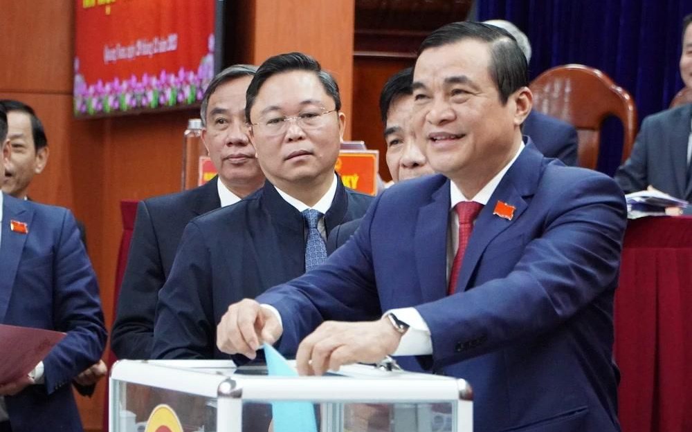 Quảng Nam miễn nhiệm chức danh Chủ tịch HĐND, Chủ tịch UBND tỉnh