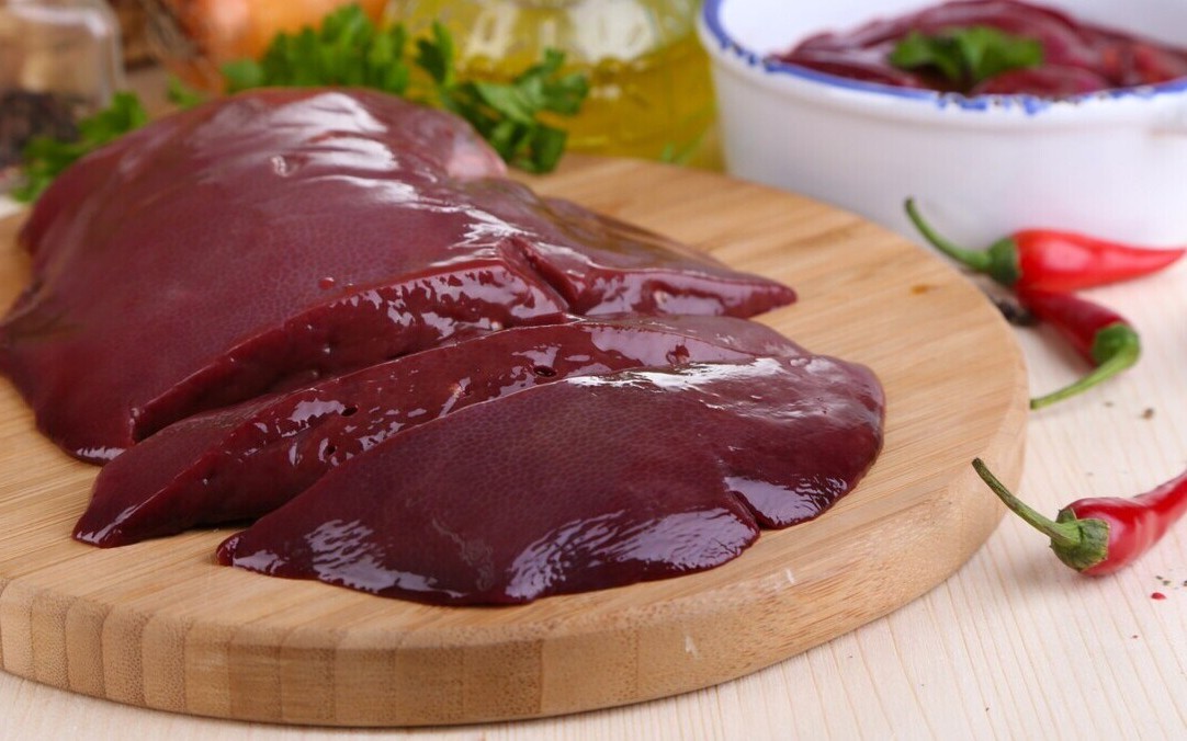 5 bài thuốc quý từ gan lợn