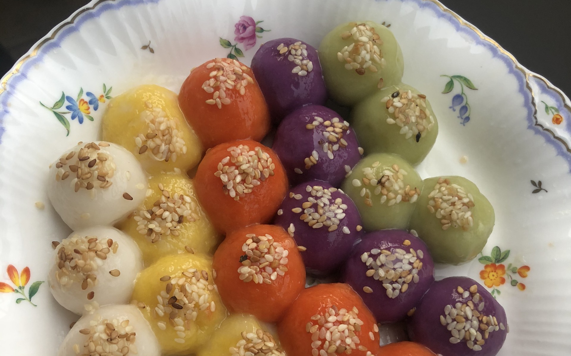 Cách làm bánh trôi bánh chay ngũ sắc ngày Tết Hàn thực