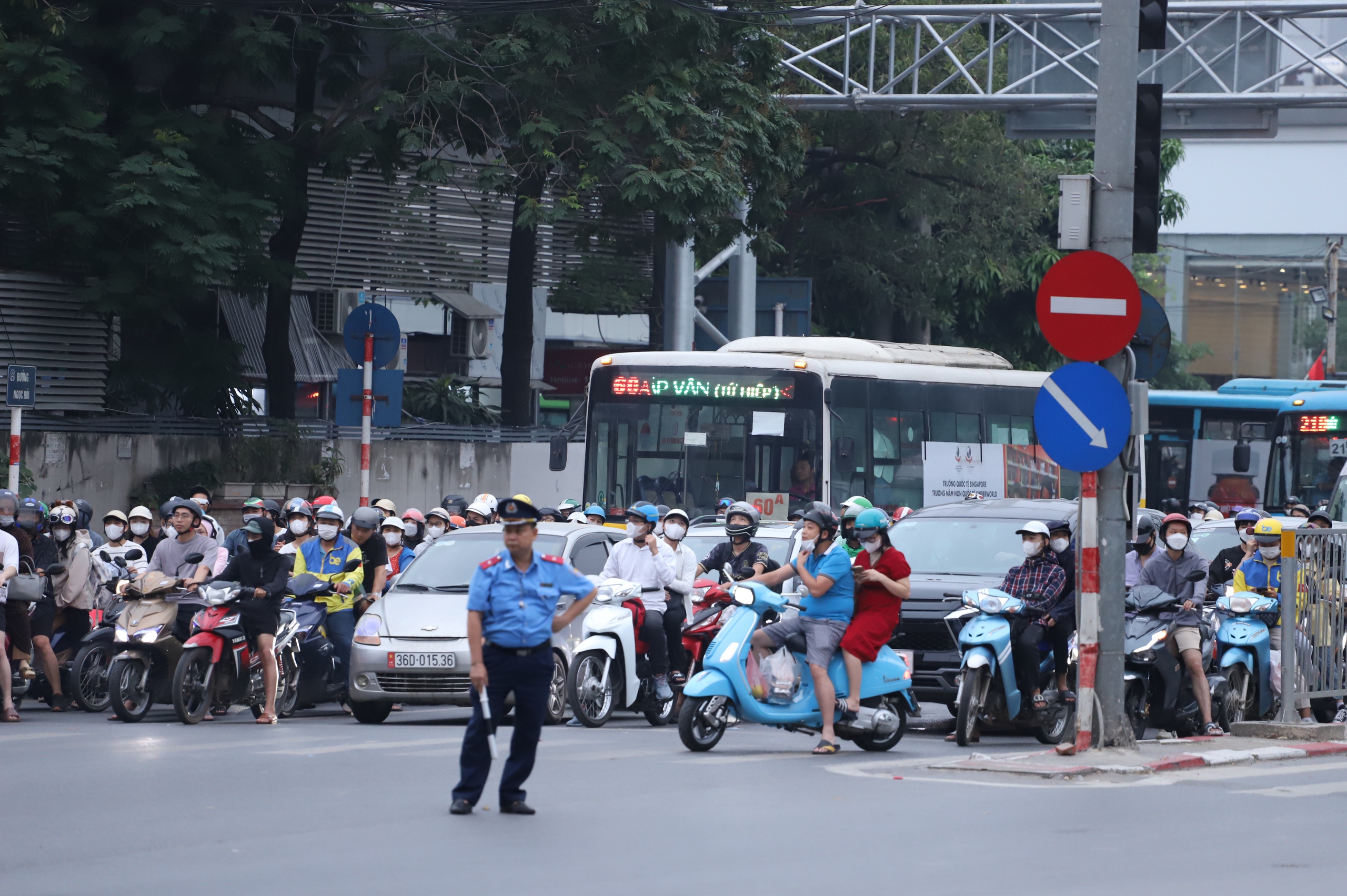 Bất ngờ tình hình giao thông tại Hà Nội vào ngày cuối nghỉ lễ 30/4 - 1/5- Ảnh 19.