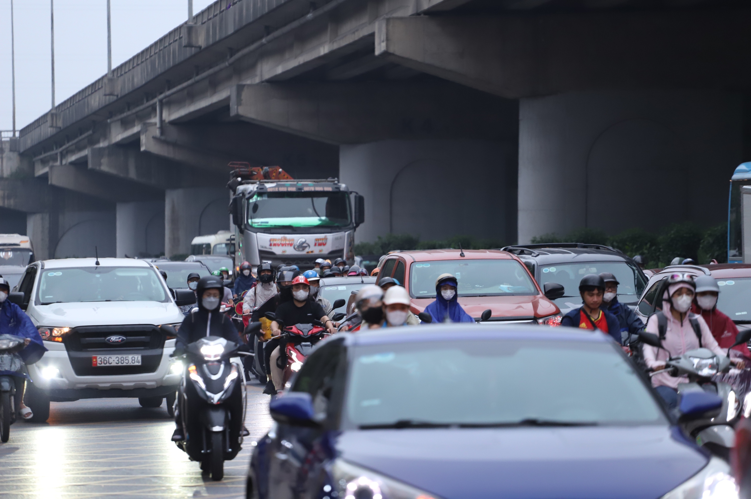 Bất ngờ tình hình giao thông tại Hà Nội vào ngày cuối nghỉ lễ 30/4 - 1/5- Ảnh 21.
