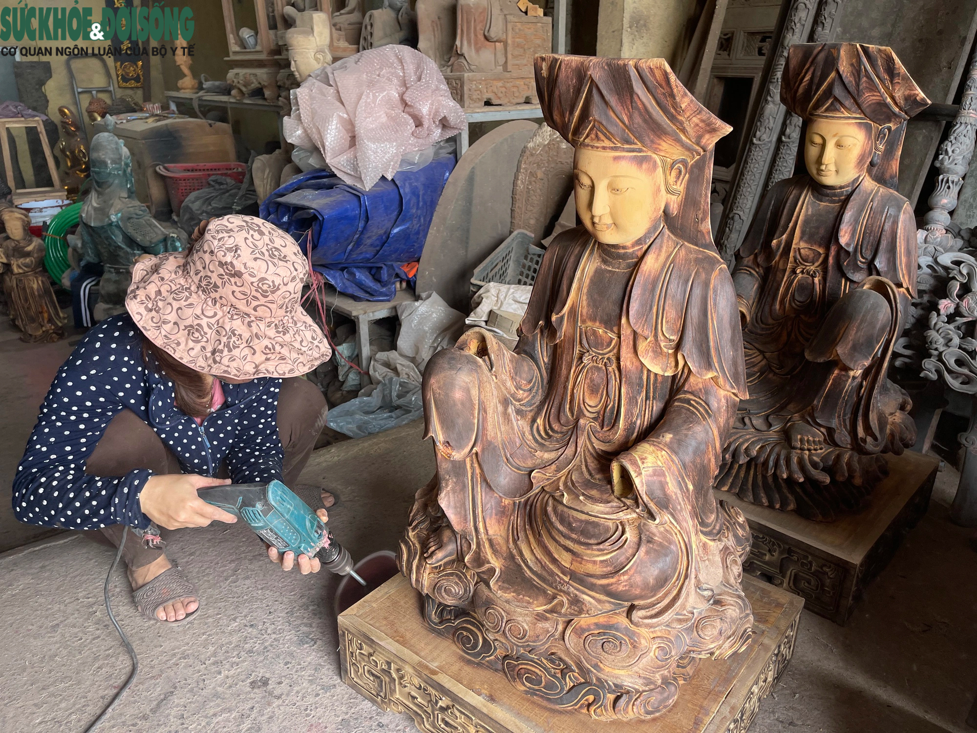 Xem nghệ nhân làng Sơn Đồng 'thổi hồn' vào gỗ- Ảnh 7.