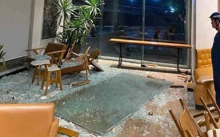 Ai chịu trách nhiệm vụ tấm kính rơi khiến 7 người bị thương tại The Coffee House?