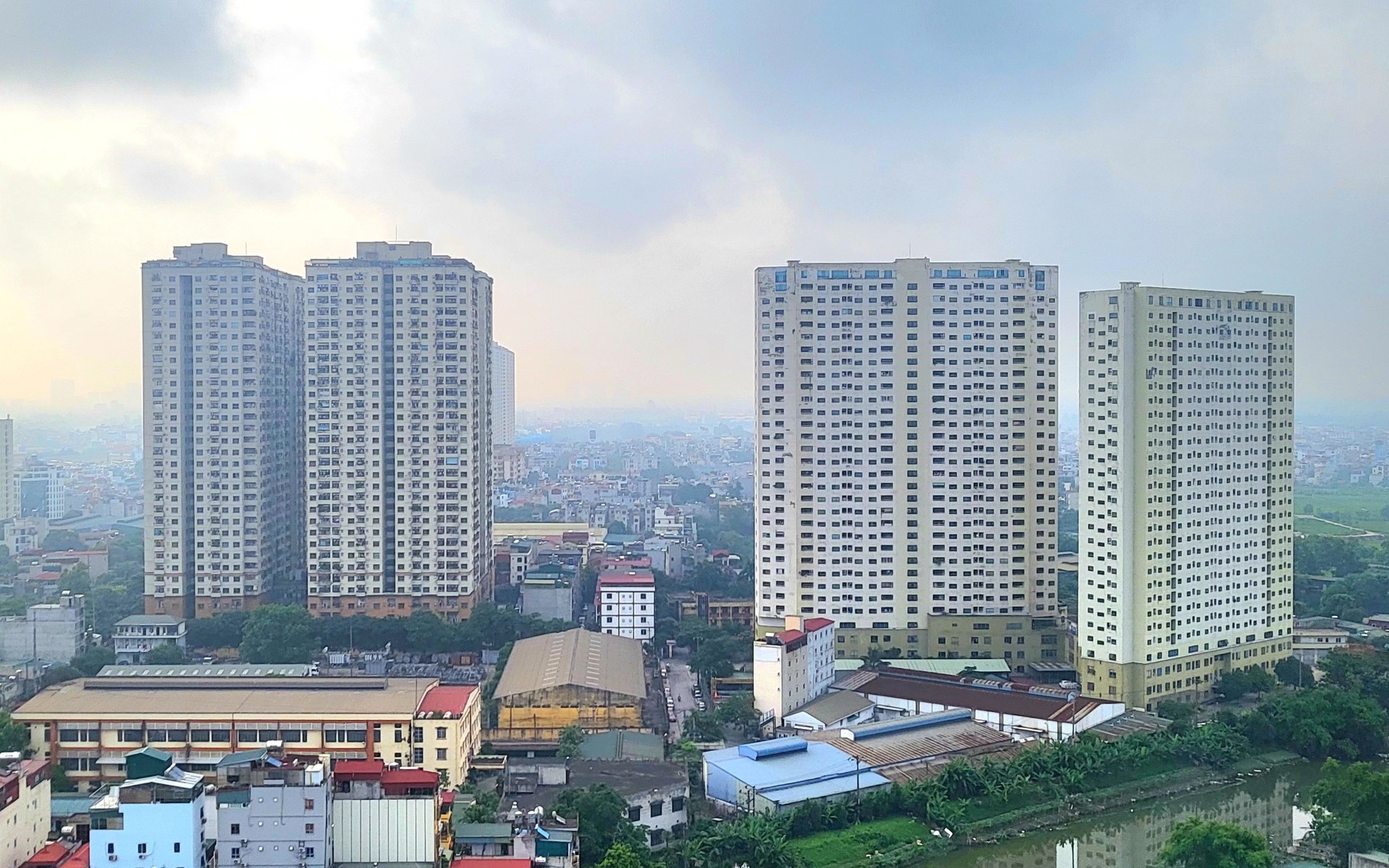 Nhiều người tìm mua chung cư ở Hà Nội dù giá cao chót vót