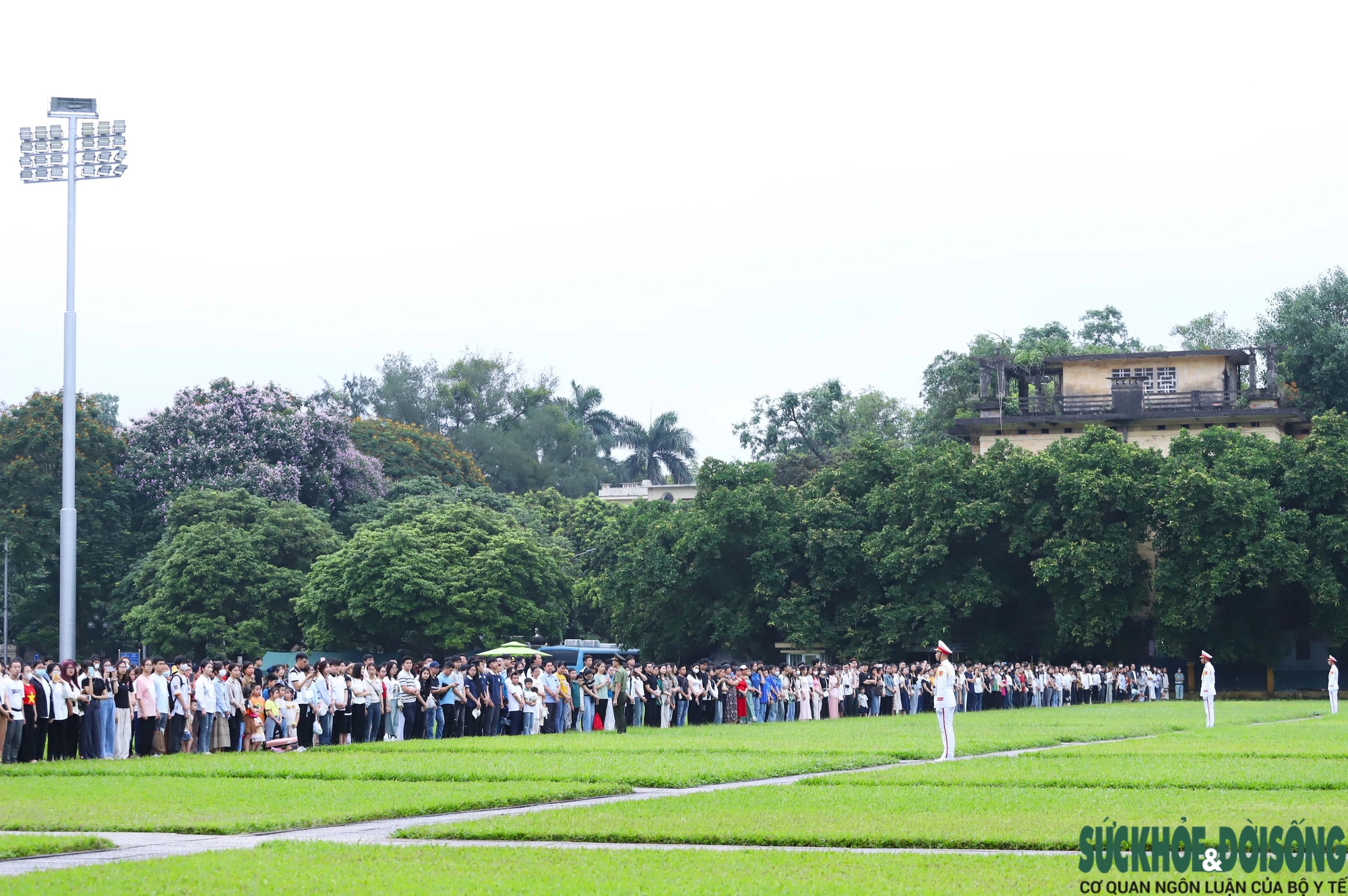 Xúc động lễ chào cờ tại quảng trường Ba Đình đúng kỷ niệm 134 năm ngày sinh Chủ tịch Hồ Chí Minh- Ảnh 8.