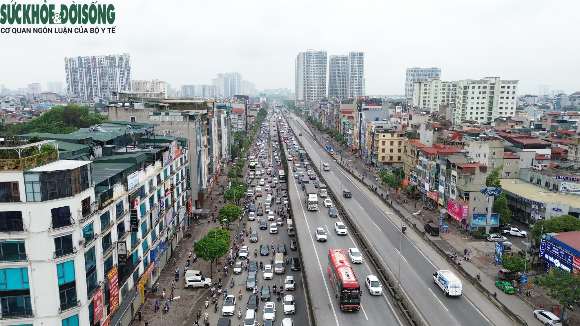Đường phố Hà Nội quay lại cảnh ùn tắc sau 5 ngày nghỉ lễ- Ảnh 12.