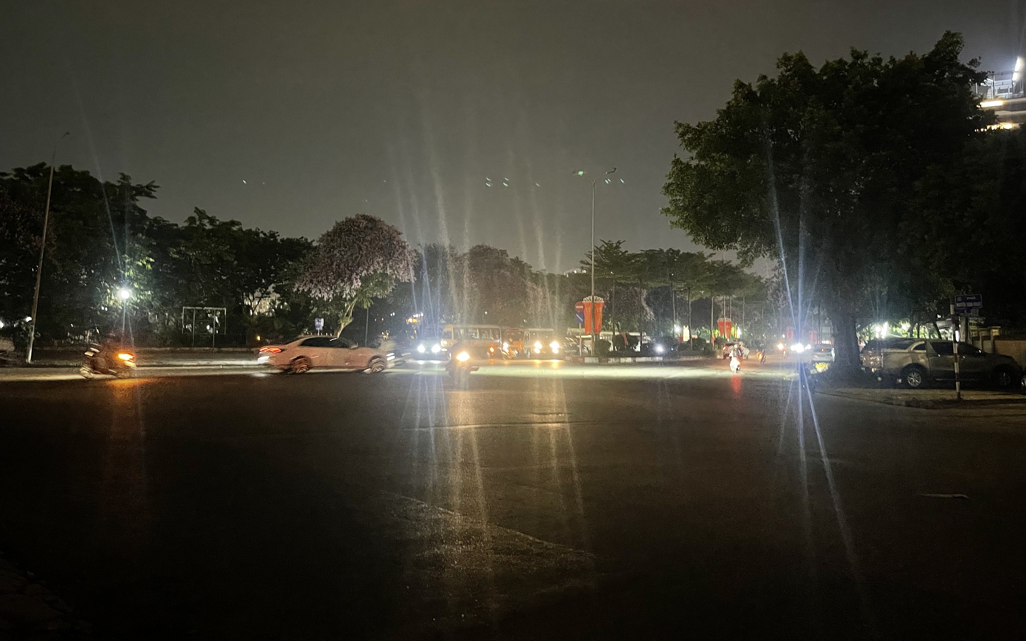 Đường đèo Cổ Mã thiếu đèn chiếu sáng, nhiều người dân lo mất an toàn- Ảnh 4.