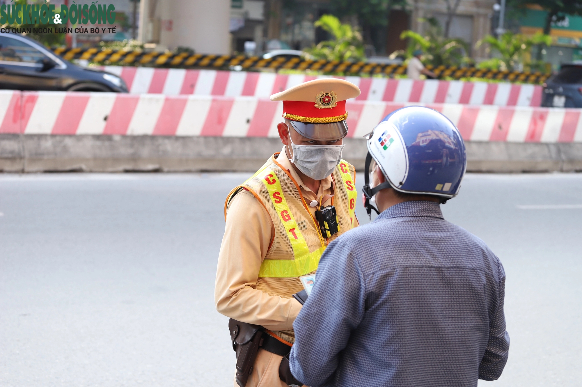 Hoảng hồn trước thói quen đi ngược chiều, 'cắt mặt ô tô' của người dân- Ảnh 20.