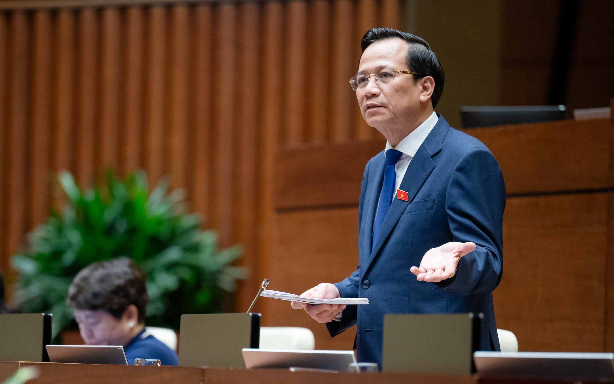 Bộ trưởng Đào Ngọc Dung giải trình liên quan đến rút BHXH, tăng quyền lợi thai sản, ốm đau