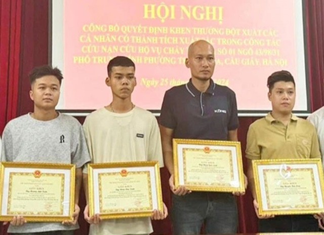Thủ tướng gửi thư khen 4 thanh niên dũng cảm cứu nạn nhân vụ cháy ở Trung Kính- Ảnh 1.