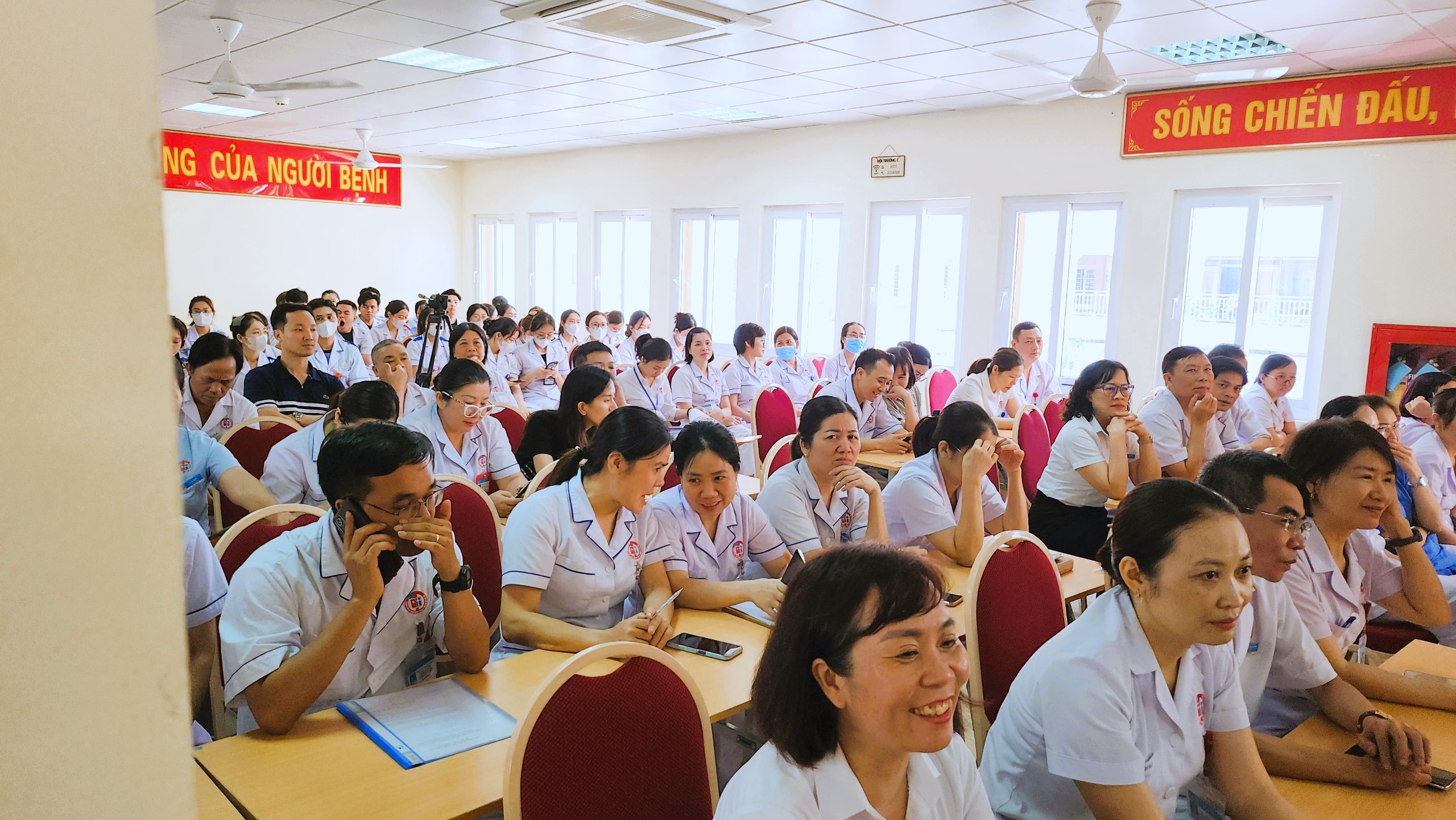 Quảng Ninh: Hàng trăm cán bộ, nhân viên y tế bệnh viện Việt Nam-Thụy Điển đăng ký hiến mô, tạng- Ảnh 3.