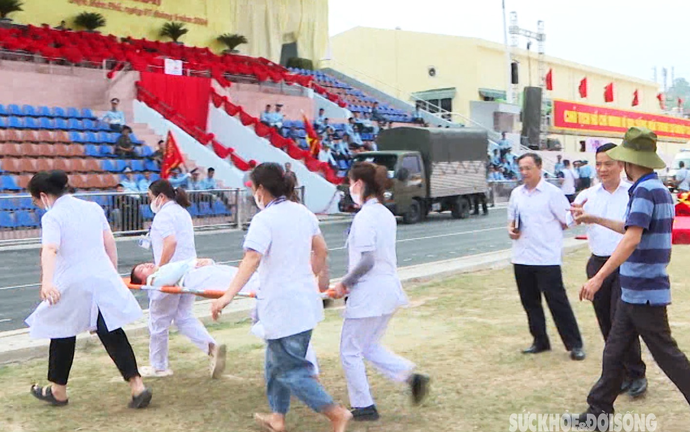 VIDEO: Tập huấn sơ cấp cứu cho đội ngũ nhân viên y tế phục vụ Lễ kỷ niệm 70 năm Chiến thắng Điện Biên Phủ