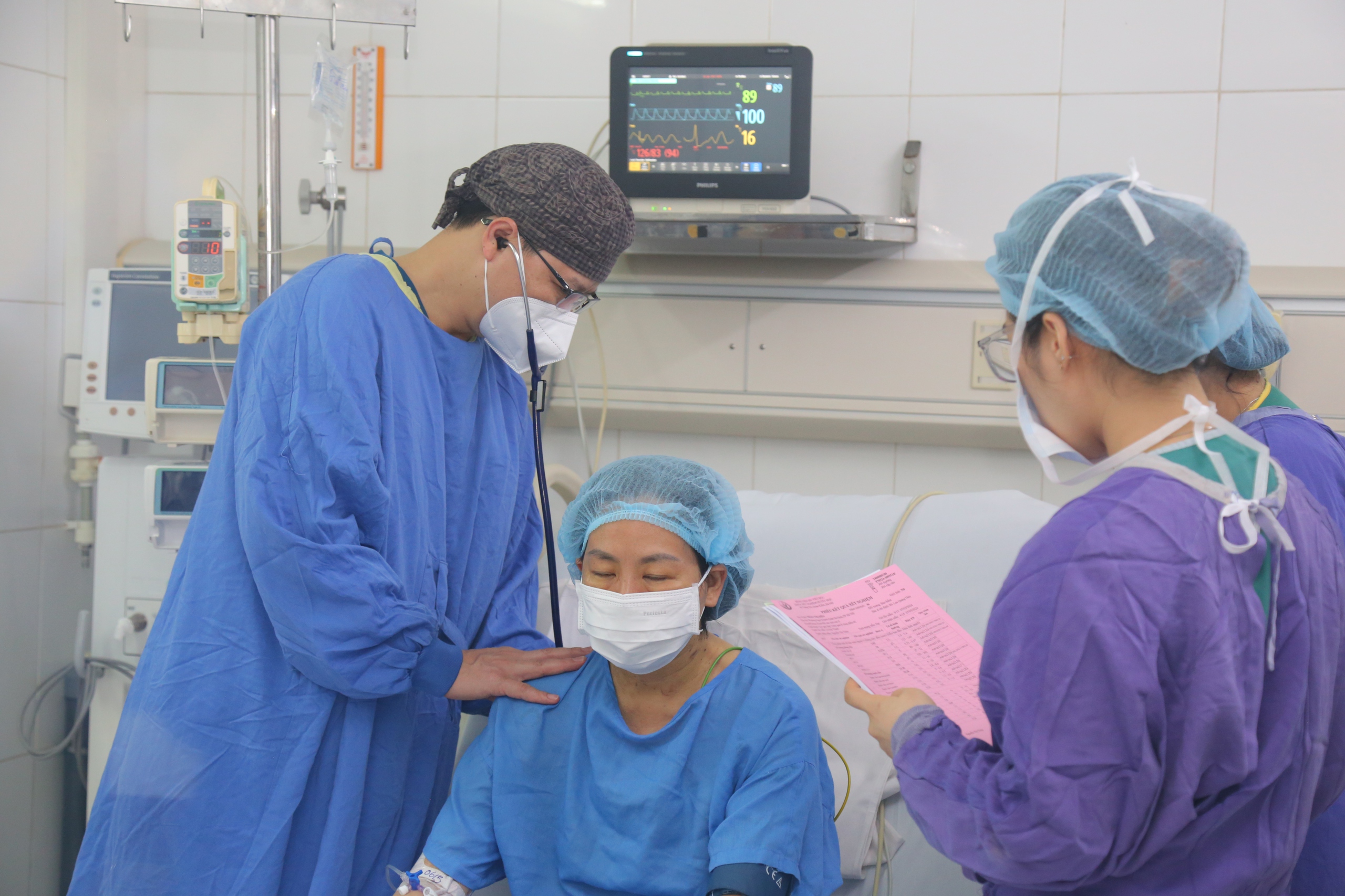 Lần đầu tiên tại Việt Nam ghép gan thành công cho bệnh nhân suy gan tối cấp, sự sống tính theo giờ- Ảnh 3.