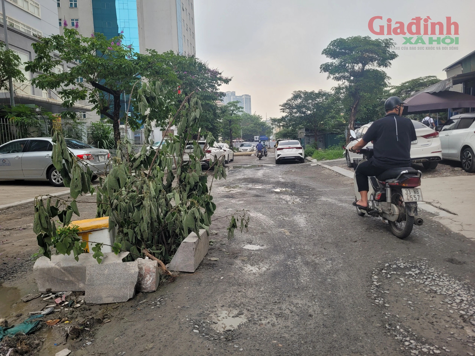 Hà Nội: Thêm xe ô tô bị 'sập bẫy' khi di chuyển qua Dự án D20 Cầu Giấy- Ảnh 8.