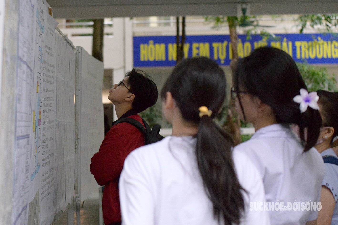 Hàng nghìn thí sinh đầu tiên ở Hà Nội tranh suất vào lớp 10 chuyên năm 2024- Ảnh 3.