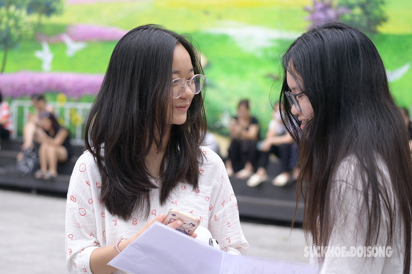 Hàng nghìn thí sinh đầu tiên ở Hà Nội tranh suất vào lớp 10 chuyên năm 2024- Ảnh 4.