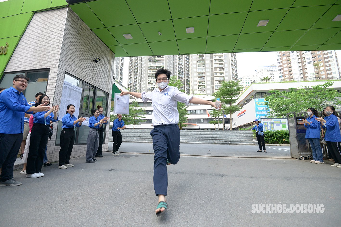 Kết thúc 'cuộc đua marathon' vào lớp 10: Về nhà nghỉ thôi con- Ảnh 1.