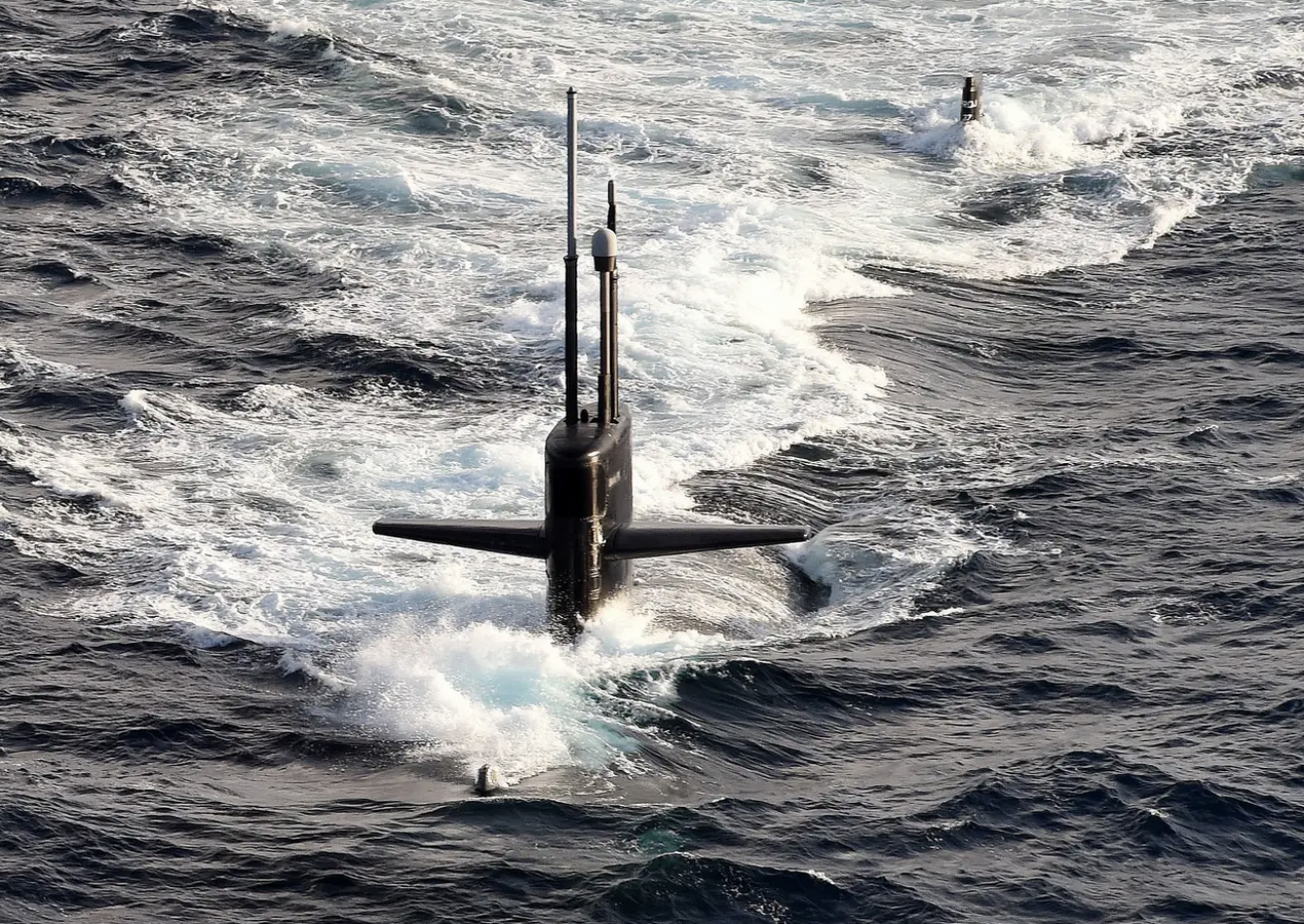 Tàu ngầm tấn công Mỹ tiến sát Cuba khi tàu ngầm hạt nhân Nga cập cảng Havana- Ảnh 1.