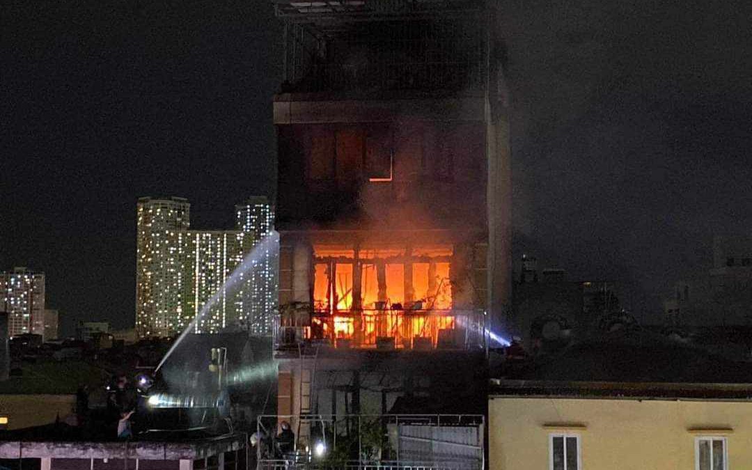 Đã khống chế được đám cháy tại Định Công (Hoàng Mai), chưa xác định người bị nạn